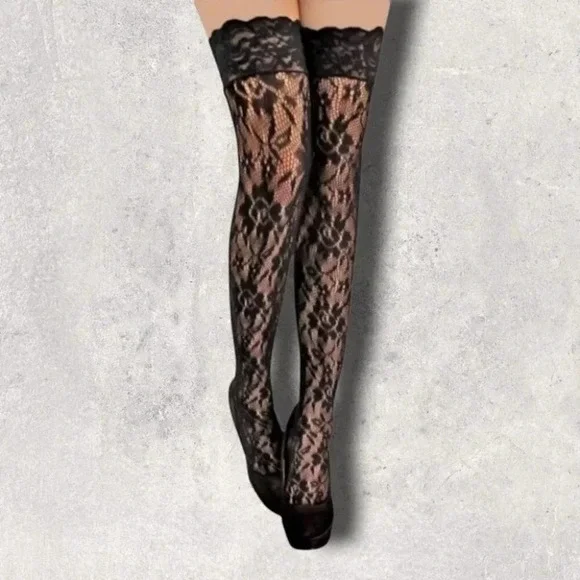 Plus Size Lace Rose Thigh High Stocking - Picture 4 of 6